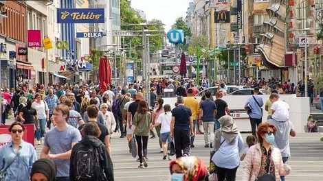 V Avstriji prvič po 19. maju več kot tisoč aktivno okuženih