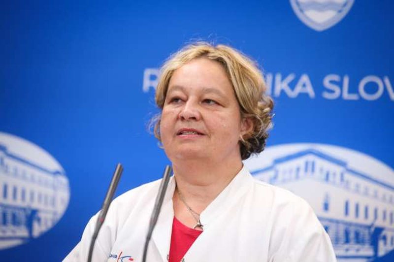 Mateja Logar: Stanje na infekcijski kliniki na meji kadrovskih in prostorskih zmogljivosti (foto: Anže Malovrh/STA)