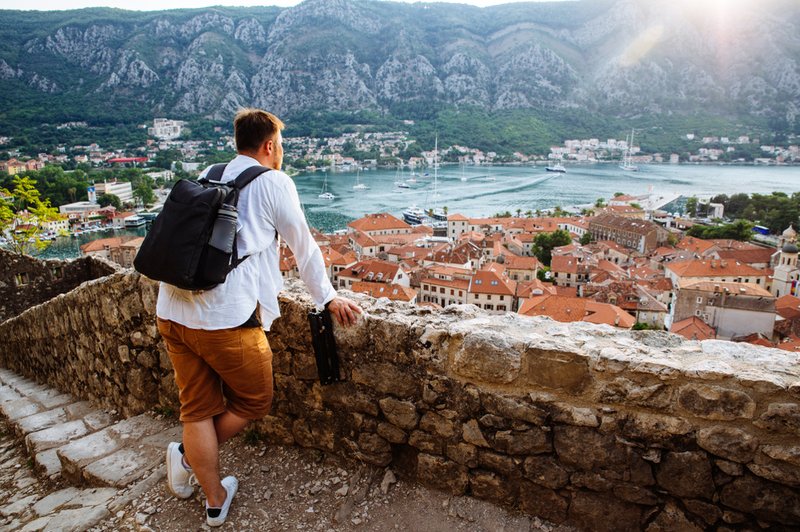 Na rdečem seznamu od danes Črna gora, Hrvaška ostaja na rumenem (foto: Shutterstock)