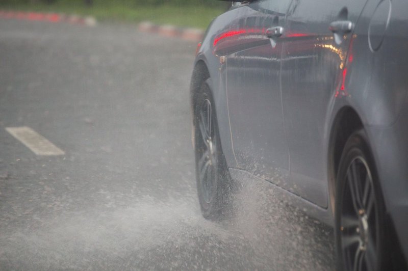 Vremenoslovci opozarjajo na večjo možnost krajevnih neurij (foto: profimedia)