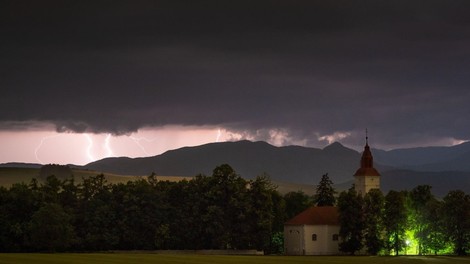 Neurje, ki je v sredo pustošilo na Koroškem in v Savinjski regiji, je za seboj pustilo veliko škode