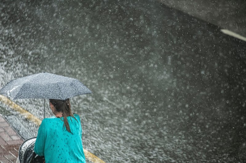 Nekatere dele države so v popoldanskih urah že zajele napovedane nevihte (foto: Profimedia)