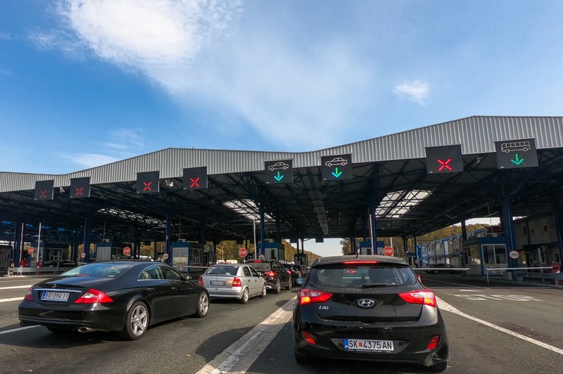 Avstrija pozvala svoje državljane, naj se nujno vrnejo s Hrvaške (foto: Shutterstock)