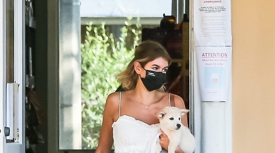 Kavbojke ravnega kroja bomo jeseni nosili tako (foto: Profimedia)