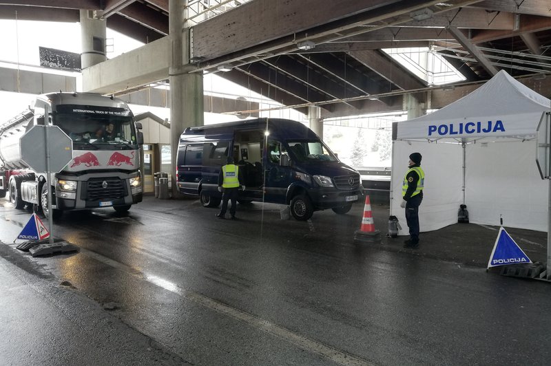 V Avstriji strožji ukrepi za potnike s Hrvaške; naval na center za brezplačno testiranje (foto: PU Maribor)