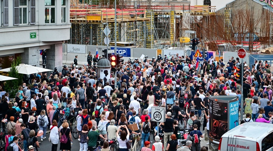 Protest v Ljubljani tokrat proti vmešavanju v policijo (foto: profimedia)