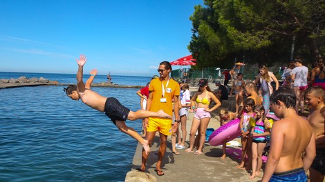 Nacionalna dobrodelna akcija Rdečega križa Slovenije Peljimo jih na morje