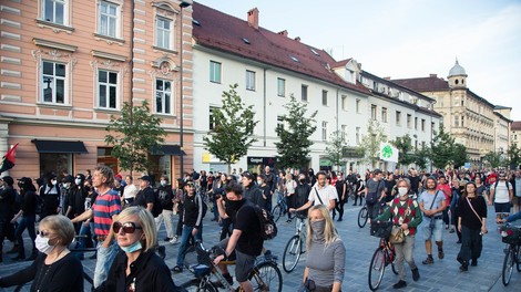 20. petkov protest v Ljubljani tudi za spodbudo žvižgačem