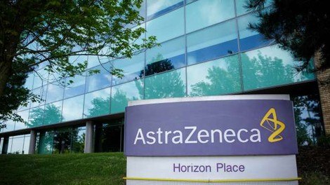 AstraZeneca kljub prekinitvi testiranja napoveduje cepivo do konca leta