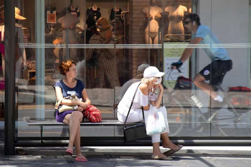 Obrazne maske kot zaščita pred covidom-19 imajo potencialno variolacijski učinek! (foto: profimedia)