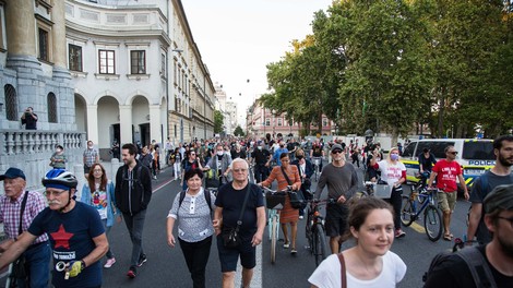 Protestniki spomnili, da ima v Sloveniji oblast ljudstvo