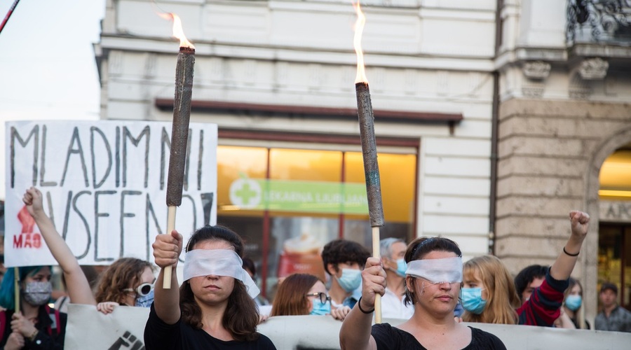 Protestniki v Ljubljani znova opozorili, da ima oblast ljudstvo (foto: profimedia)