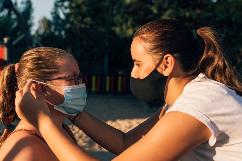 Pri naših južnih sosedih se je število okuženih povečalo za 197 (foto: profimedia)