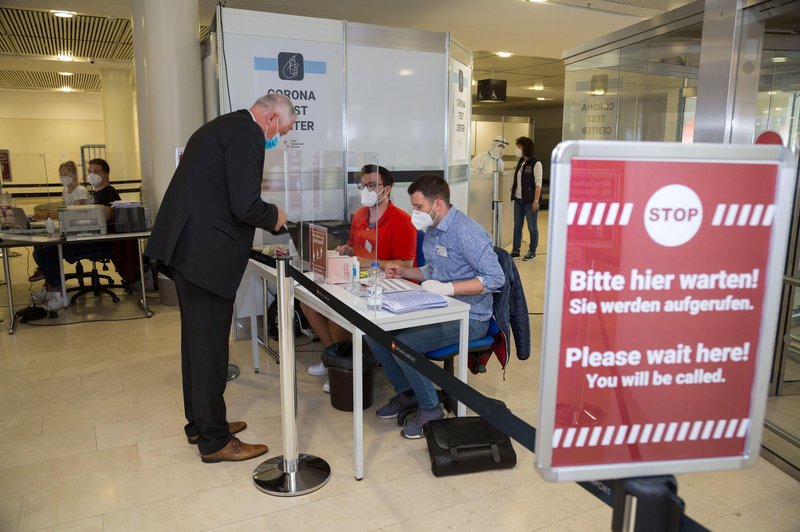 Letalska industrija poziva k uporabi hitrih testov v potniškem prometu (foto: Profimedia)