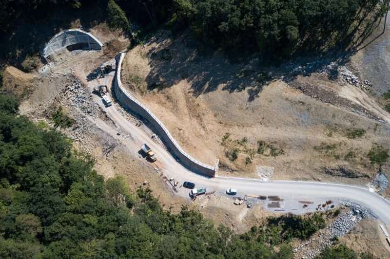 Drugi tir: hudo izkoriščanje delavcev, delali tudi po 372 ur na mesec (foto: Anže Malovrh/STA)