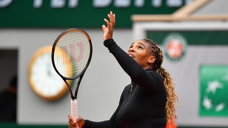 Serena Williams zaradi poškodbe predčasno končala OP Francije