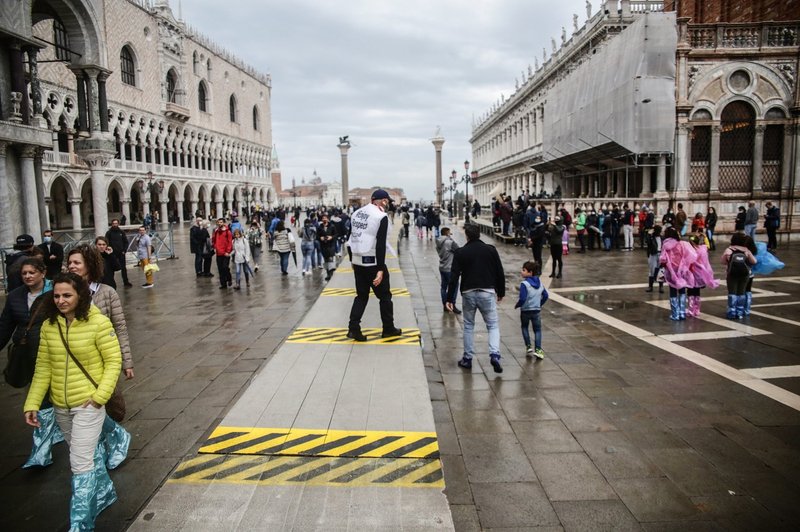 Neurje opustošilo dele Italije in Francije, več ljudi pogrešanih (foto: profimedia)