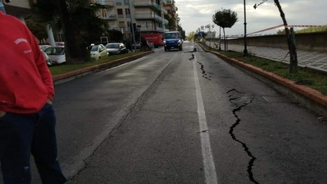 Neurje povzročilo veliko škode, več mrtvih in pogrešanih