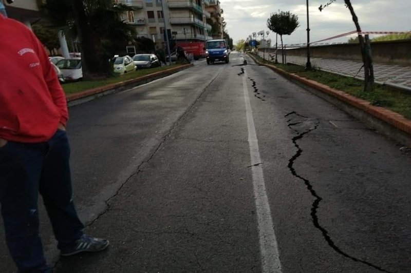 Neurje povzročilo veliko škode, več mrtvih in pogrešanih (foto: profimedia)