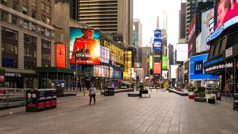 Newyorški župan zaradi širjenja koronavirusa zapira devet mestnih sosesk, zapira se tudi Pariz