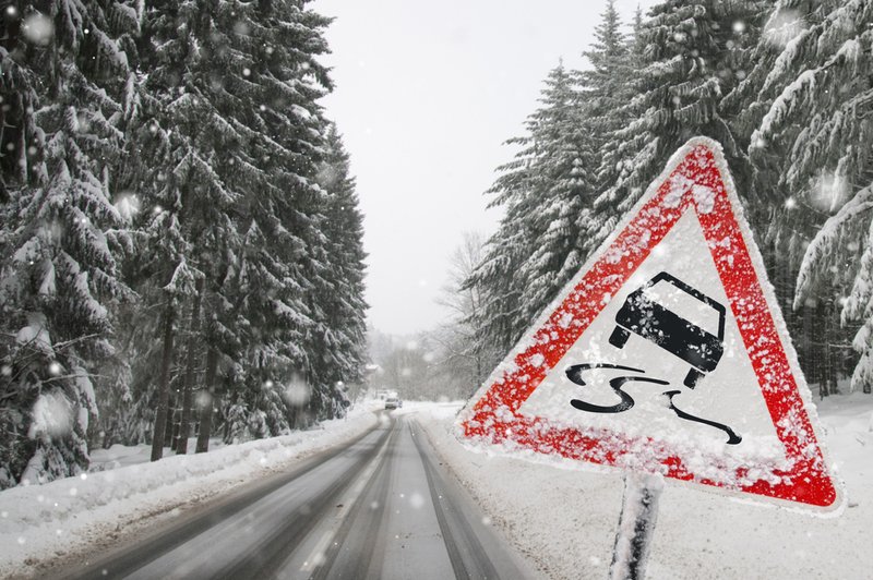 Obilno deževje povzročalo težave, na Voglu 43 cm snega, padavine bodo ponehale šele zjutraj (foto) (foto: Shutterstock)