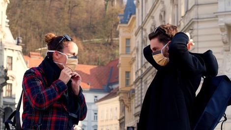 Ponavlja se spomladanski scenarij; vlada danes odloča o ponovnem postopnem zapiranju države