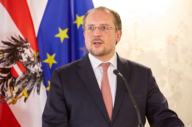 S koronavirusom okužen tudi avstrijski zunanji minister Schallenberg (foto: profimedia)