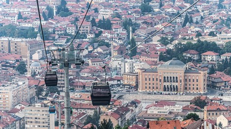 Na Hrvaškem znova čez tisoč okuženih, v BiH rekordnih 711