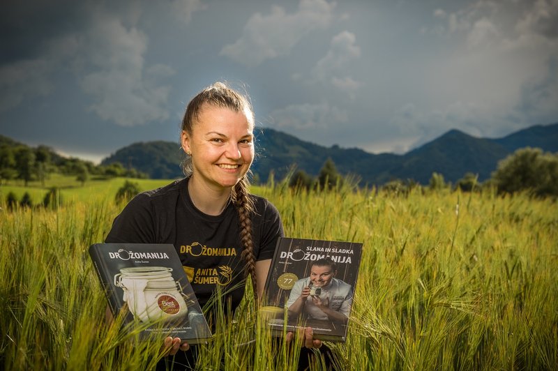 Anita Šumer s svojima uspešnicama. (foto: Nik Jarh)