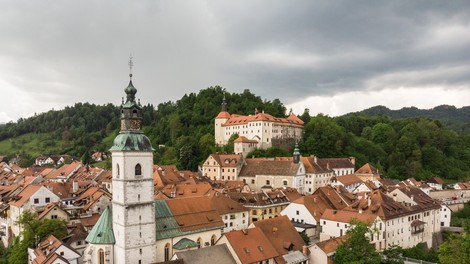 V Škofji Loki se soočajo s hitrim širjenjem okužbe