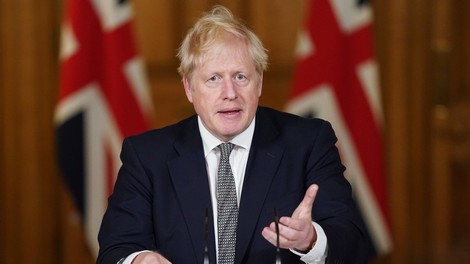 Britanski premier Boris Johnson napovedal enomesečno karanteno