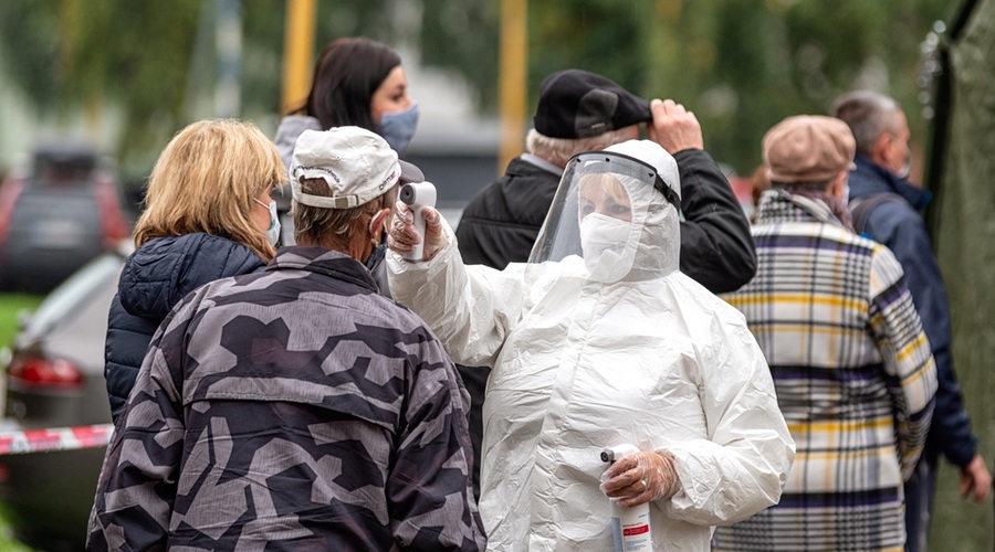 Prva država, ki testira vse svoje prebivalce, je sporočila rezultate (foto: Shutterstock)