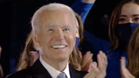 Novoizvoljeni predsednik ZDA Joe Biden v nagovoru ob zmagi Američane pozval, naj si dajo priložnost