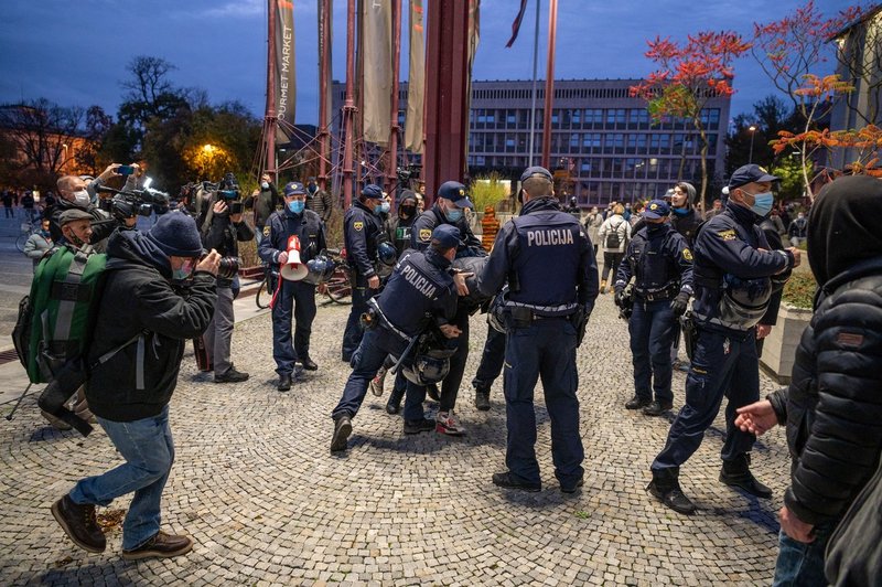 Odbor za notranje zadeve na zaprti seji o ozadju četrtkovega nasilnega protesta (foto: profimedia)