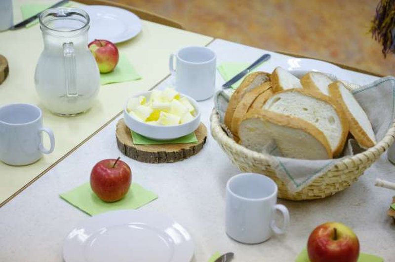 Slovenski zajtrk bodo letos zaznamovale slovenski hrani posvečene učne vsebine (foto: Anže Malovrh/STA)