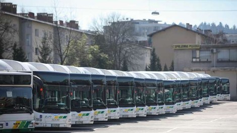 Nezmožnost prihoda na delo zaradi ukinitve javnega prevoza opredeljena kot višja sila