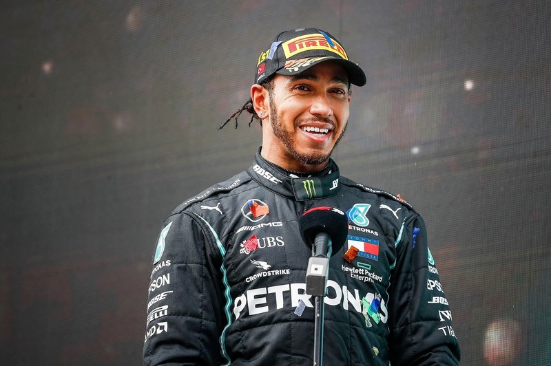 Včasih tudi svetovni prvak Lewis Hamilton doživi poraz (foto: Profimedia)