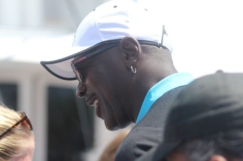 Michael Jordan namenil dva milijona dolarjev za lačne Američane (foto: profimedia)