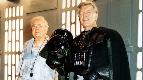 Poslovil se je David Prowse, zloglasni Darth Vader iz Vojne zvezd