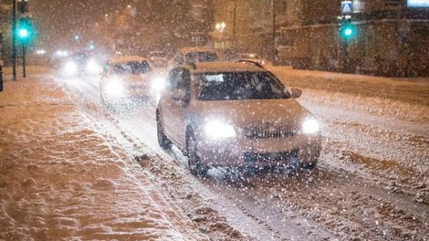 Sredina snežna pošiljka bo obilna, policisti pozivajo k previdnosti