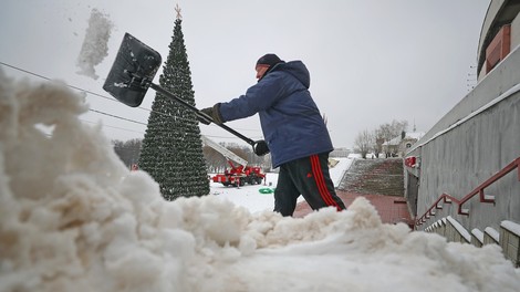 Ste pripravljeni na prvo belo pošiljko? Preverite, kje bo sneg zapadel celo do nižin