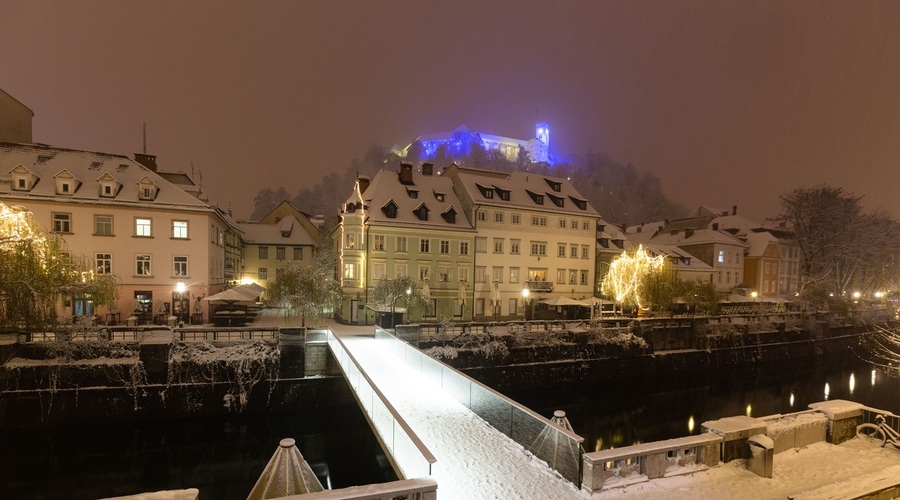 Znova objavljeni ukrepi za zajezitev širjenja koronavirusa (foto: profimedia)