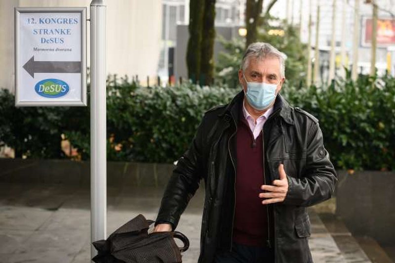 Epidemija načenja tudi vlado: Počivalšek za spremembo strategije, Gantar razmišlja tudi o odstopu (foto: Nebojša Tejić/STA)