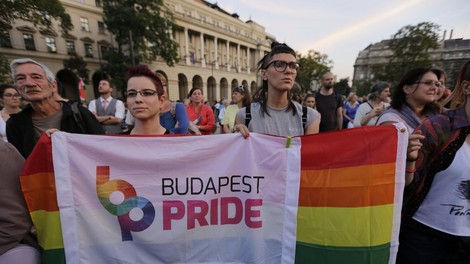 Na Madžarskem istospolnim osebam dodatno omejili pravice