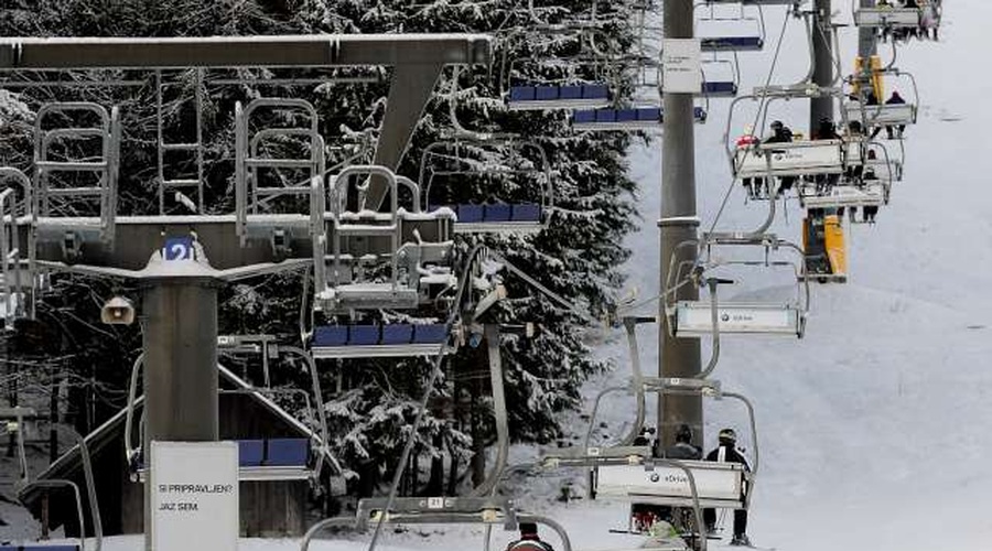 Vlada s prepovedjo obratovanja naprav presenetila žičničarje (foto: Tamino Petelinšek/STA)