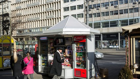 Vnovič odprte tržnice, trafike in frizerski saloni