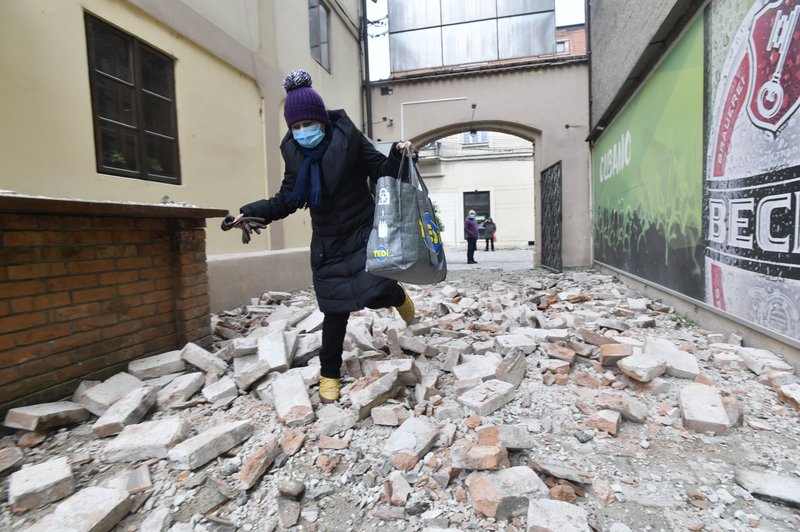 Posledice ponedeljkovega potresa. (foto: Profimedia)