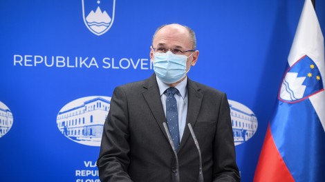 Kacin o smrti starejše osebe, ki je umrla po cepljenju: "Vzrok je bil ponovljen srčni infarkt."