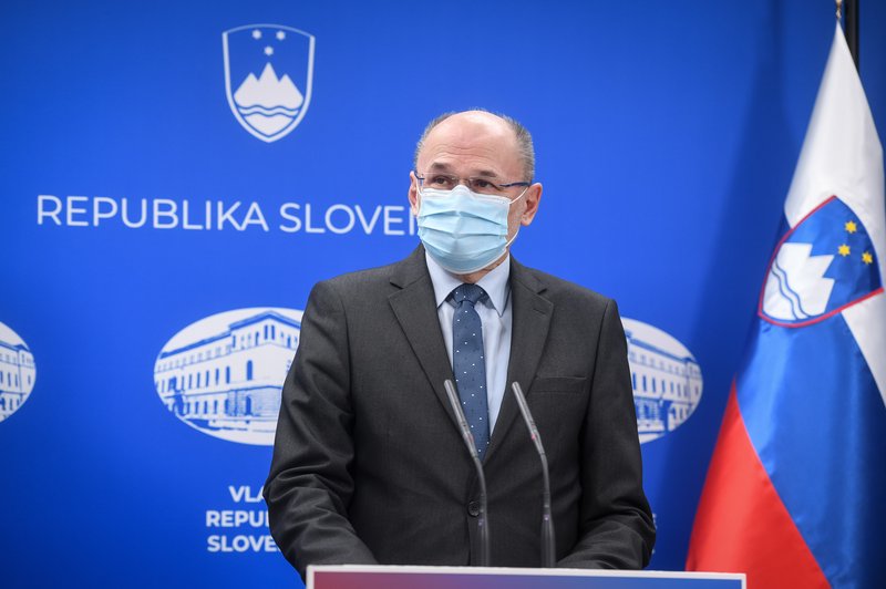 Kacin o smrti starejše osebe, ki je umrla po cepljenju: "Vzrok je bil ponovljen srčni infarkt." (foto: Nebojša Tejić/STA)