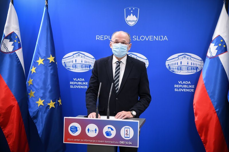 Jelko Kacin z mesta vladnega govorca na mesto koordinatorja množičnega cepljenja (foto: Nebojša Tejić/STA)